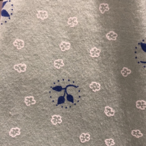 Women’s Short Sleeve Bathrobe(Missing belt) - Picture 3 of 6